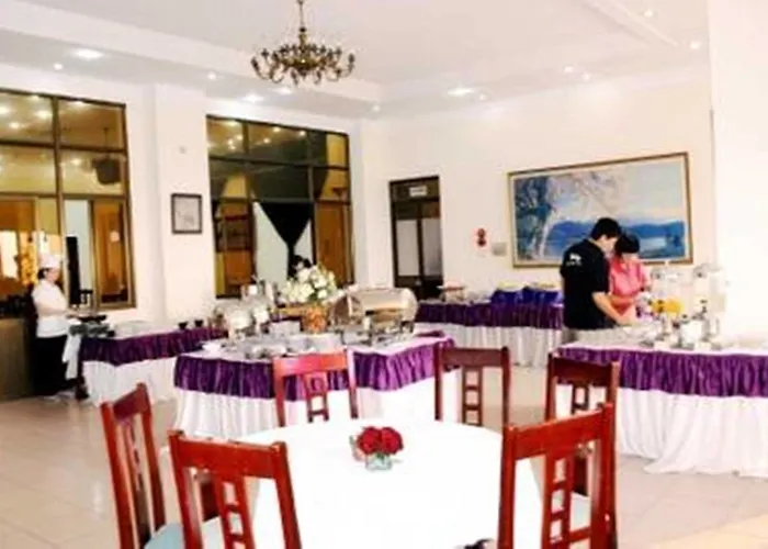 Khách sạn Halong