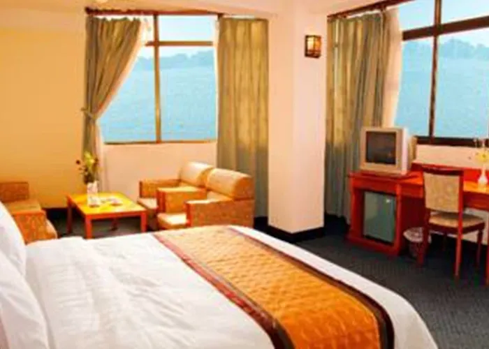 Halong 3* Hạ Long